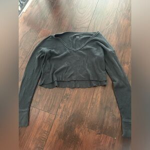 American Eagle long sleeve cropped shirt